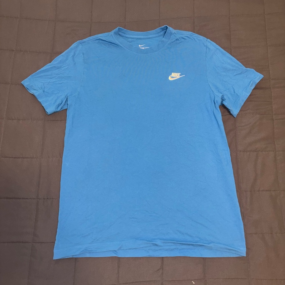 Nike Men's Sky Blue Short Sleeve Tee